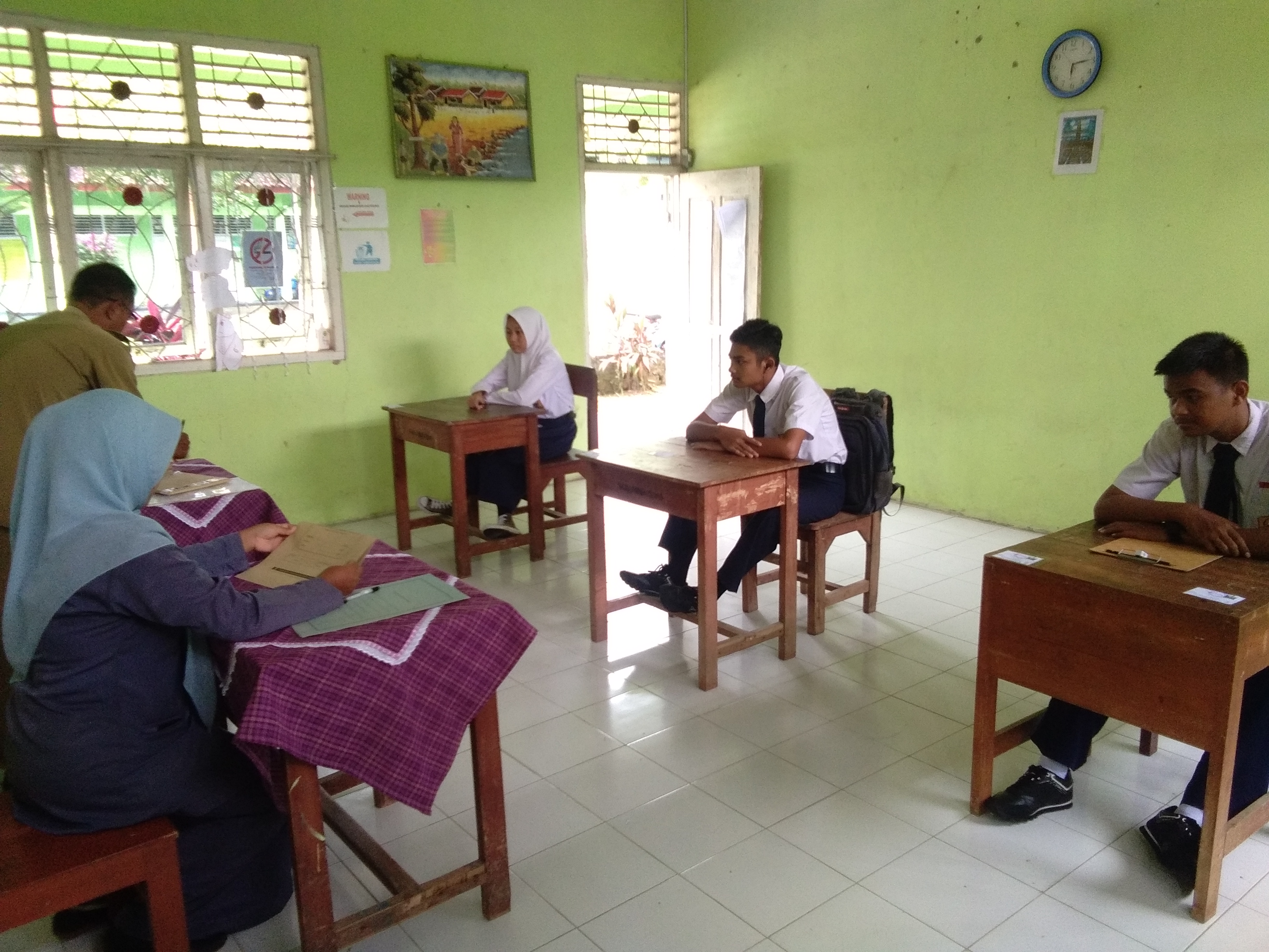 Pelaksanaan UJian Nasioanl SMPLB di SLBN Kotagajah Berjalan dengan Lancar